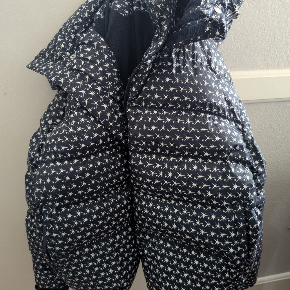 Stylish Blue Patterned Puffer Jacket - image 2